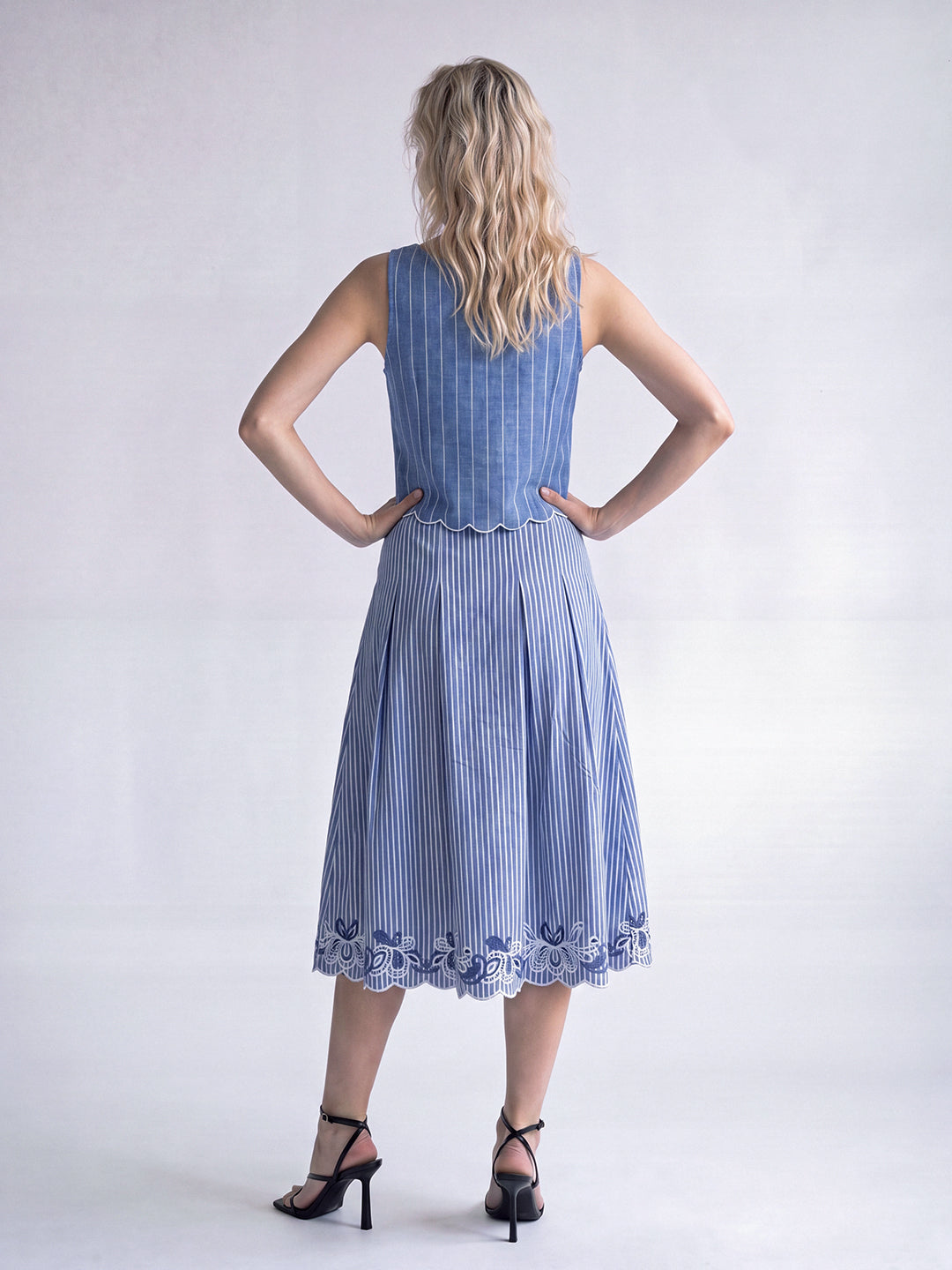 Stripe Bottom Scallop Skirt