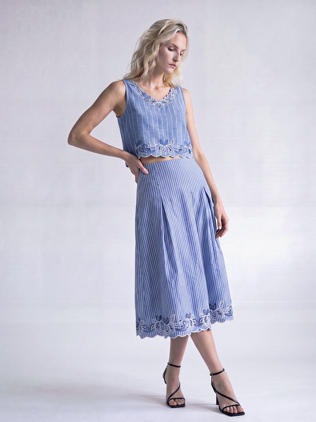 Stripe Bottom Scallop Skirt