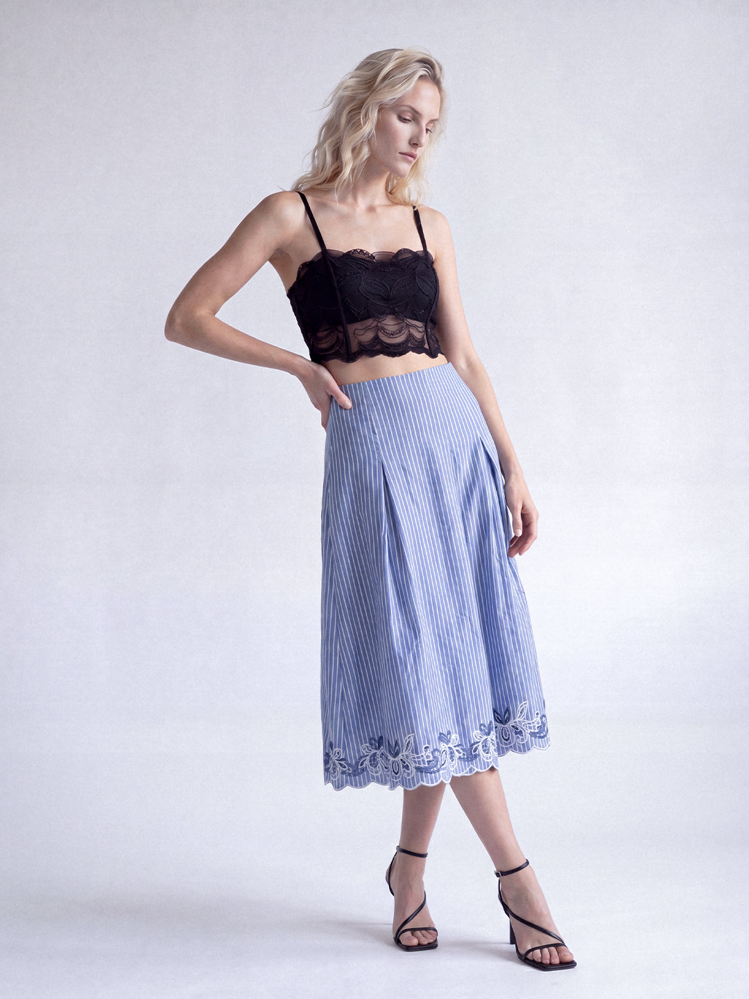 Stripe Bottom Scallop Skirt